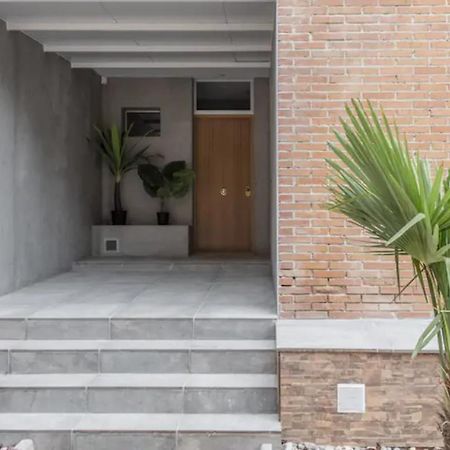 Chalet Alameda De Osuna Hotel มาดริด ภายนอก รูปภาพ